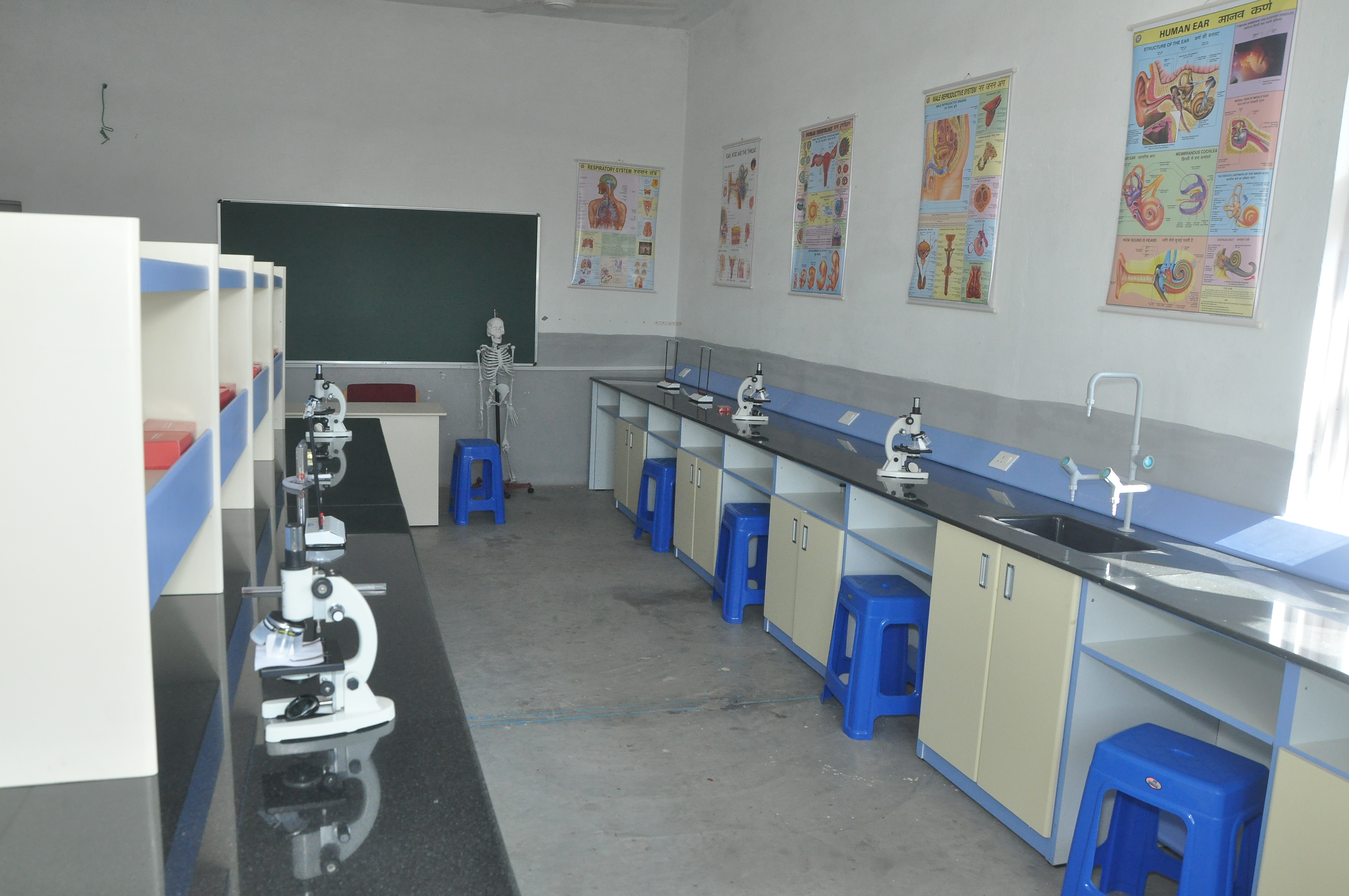 Applied Pharmaceutical Laboratory
